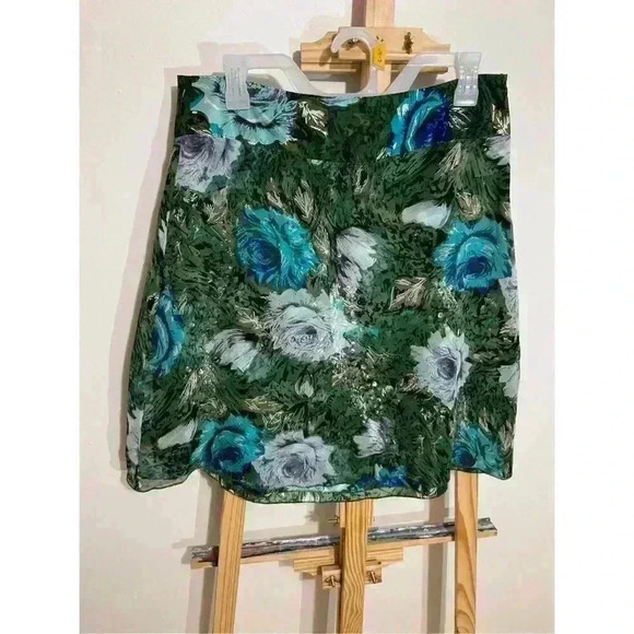 Kenzie 100% silk Women’s Floral Skirt with sequin accents size 6 - Picture 1 of 8